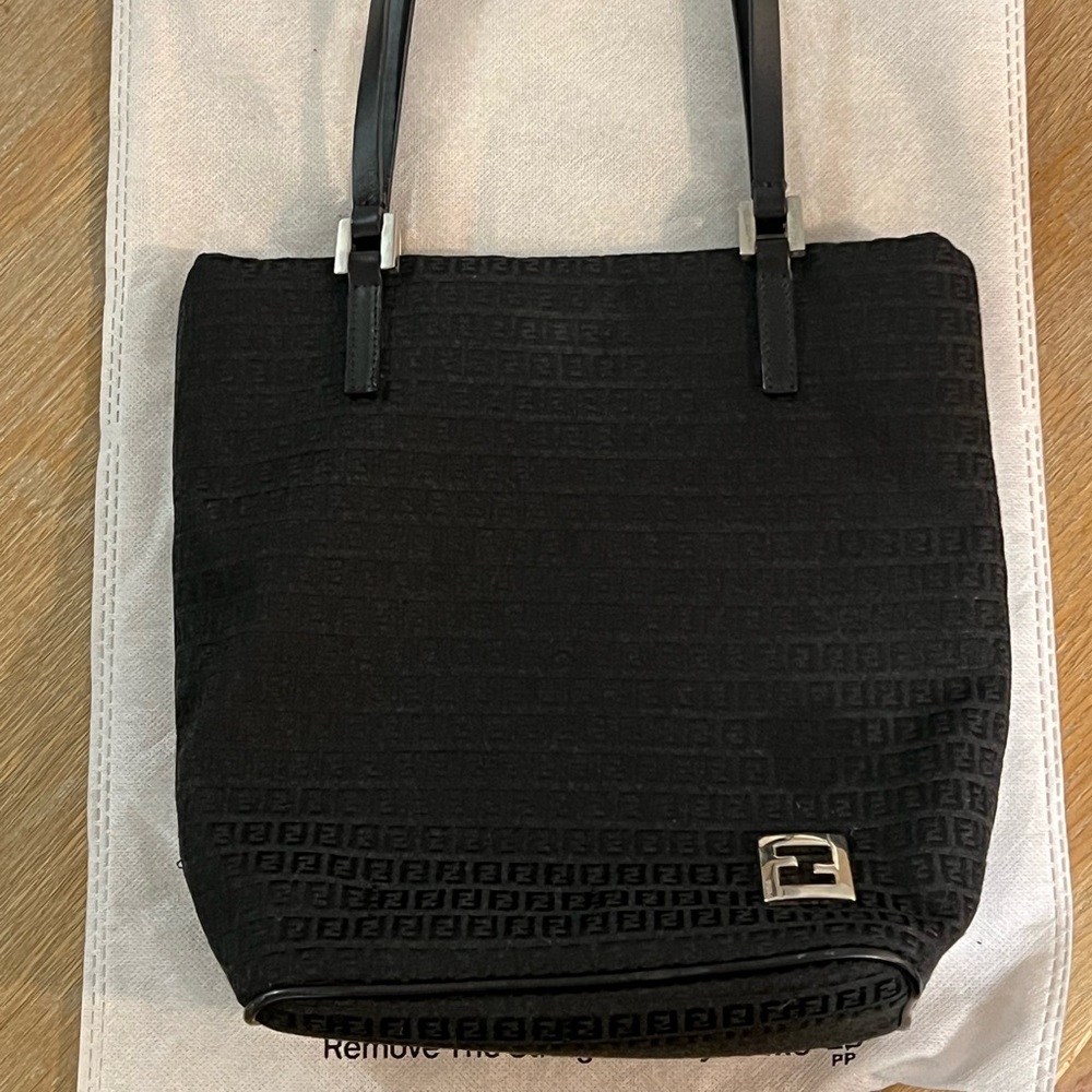 Fendi Black Tote Bag Sleek Design